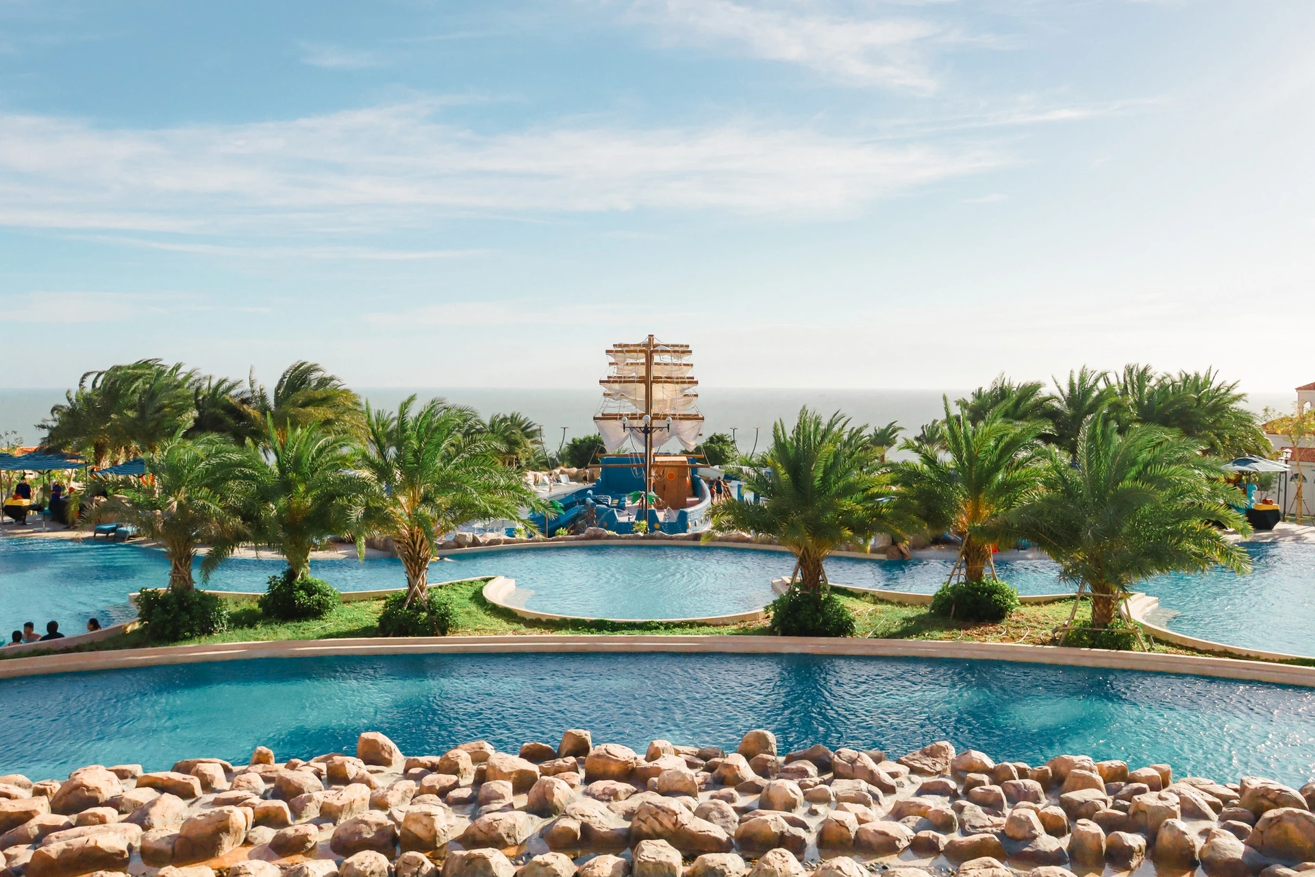 TOUR PHAN THIẾT - MŨI NÉ - BIKINI BEACH - BÀU TRẮNG - SUỐI TIÊN - THƯỞNG THỨC HẢI SẢN ĐẲNG CẤP CENTARA MIRAGE 5* - 2N1Đ